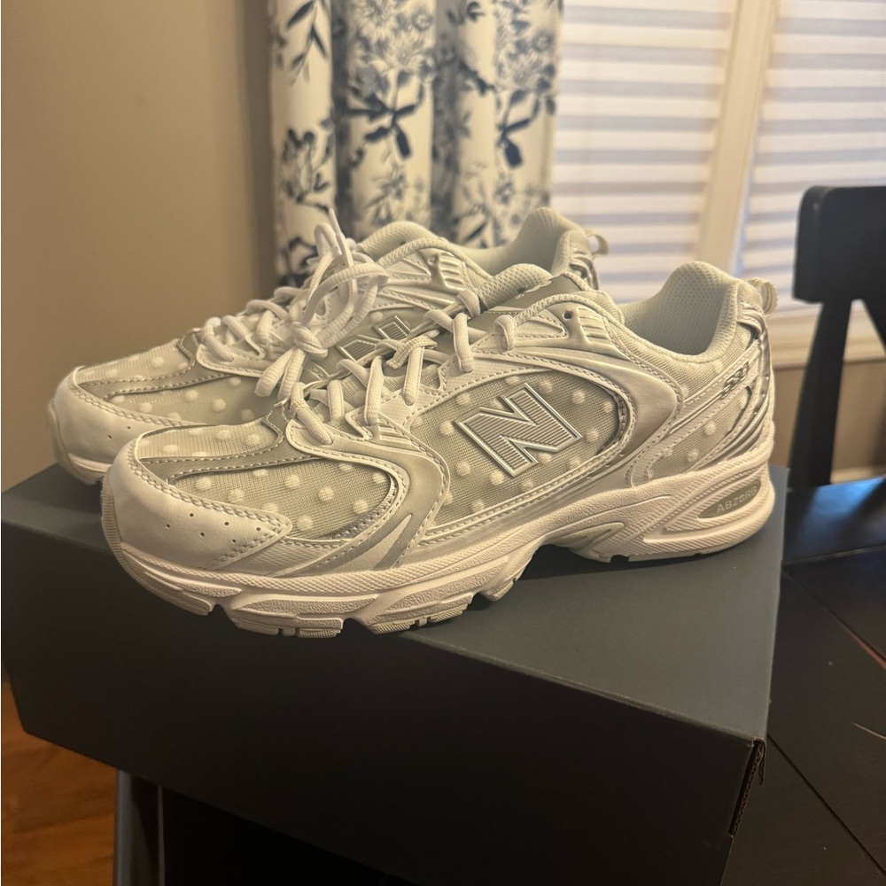 New Balance 530 Metallic Polka Dot Women’s 10 Men’s 8.5